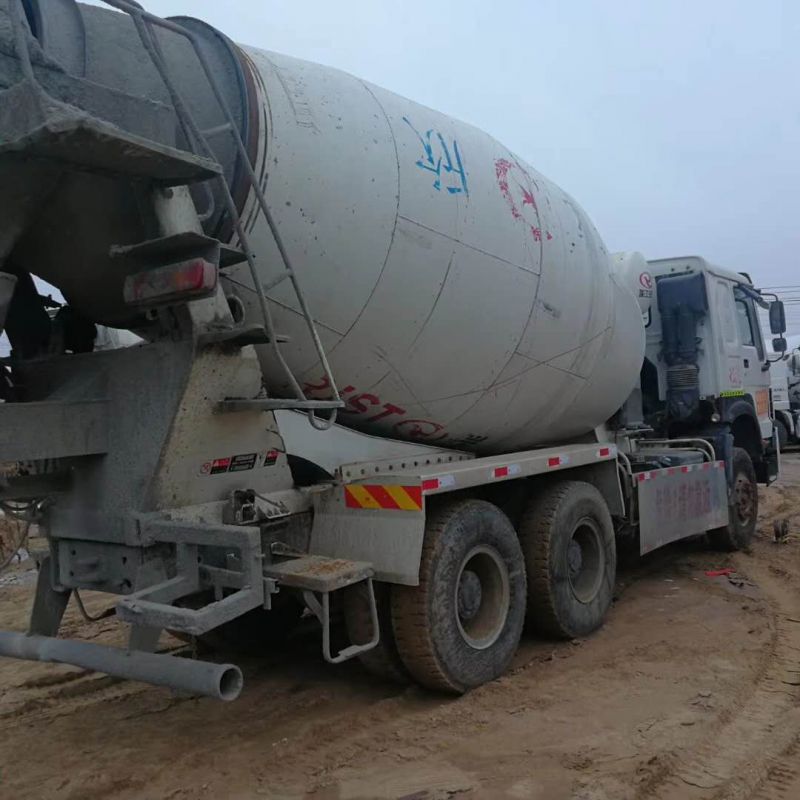 15臺(tái)全新豪沃零公里二手?jǐn)嚢柢?chē)及商砼罐車(chē)、加油車(chē)詳解